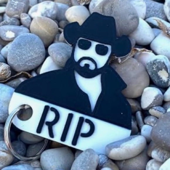 Yellowstone Rip Keychain - Picture 2 of 5